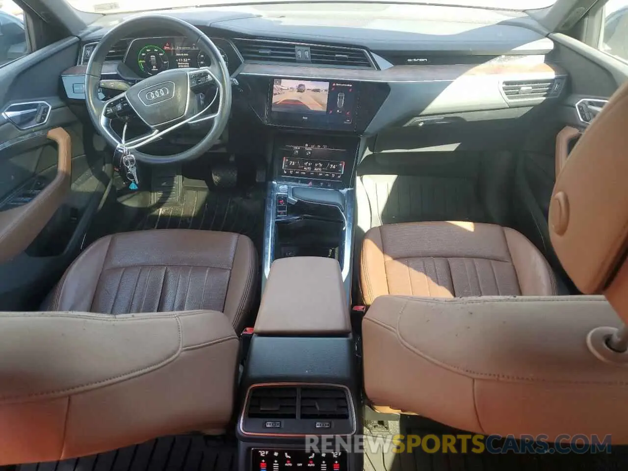 8 fotografías del automóvil dañado WA1LABGEXKB020863 AUDI E-TRON 2019