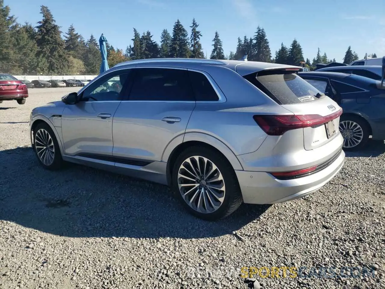 2 fotografías del automóvil dañado WA1VAAGE0KB021748 AUDI E-TRON 2019