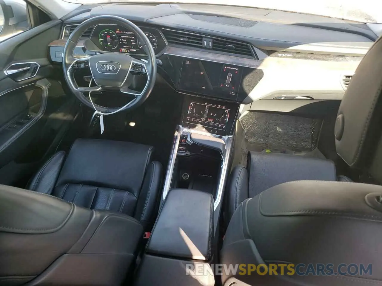 8 fotografías del automóvil dañado WA1VAAGE0KB021748 AUDI E-TRON 2019