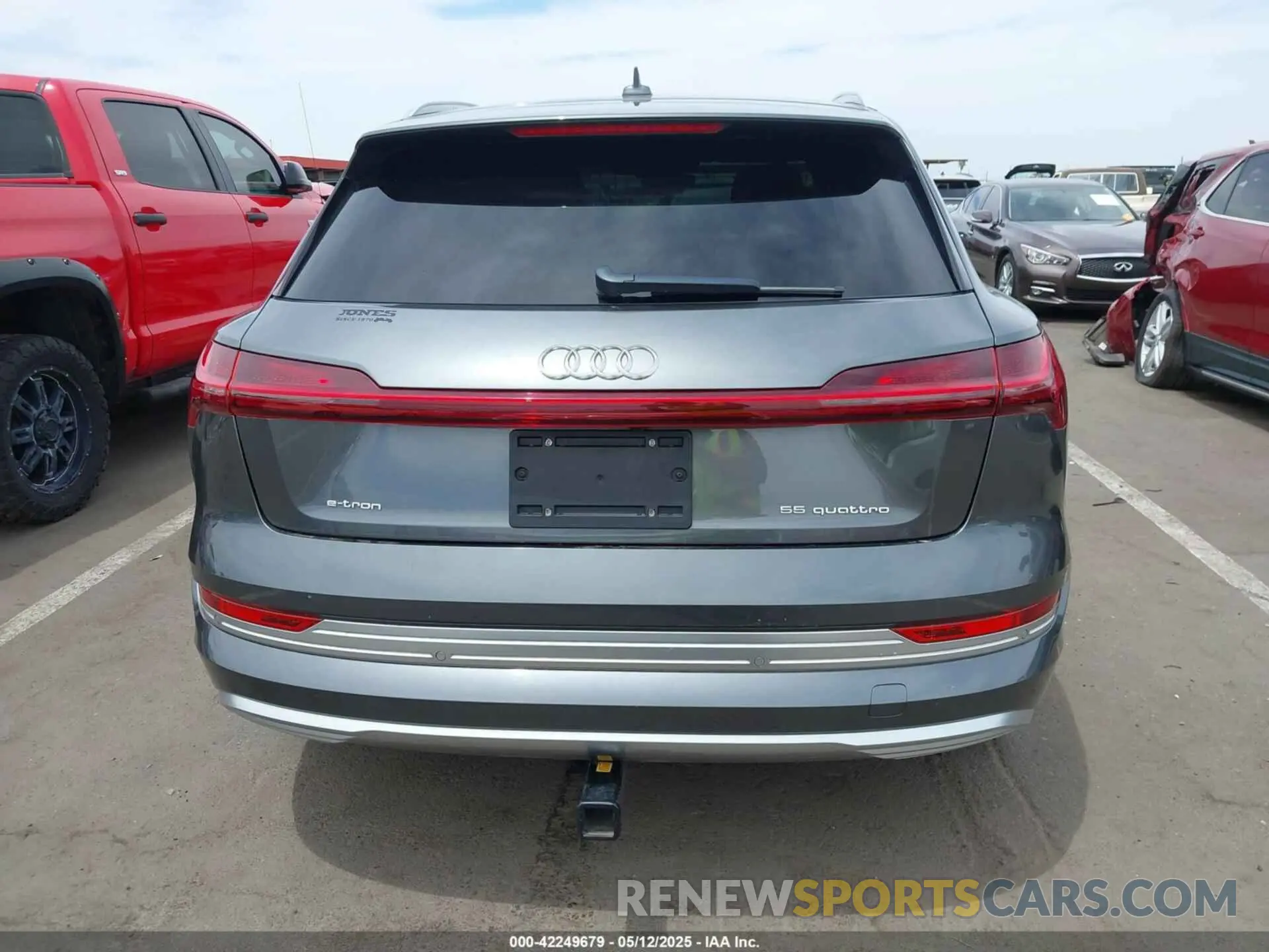 17 fotografías del automóvil dañado WA1VAAGE2KB008399 AUDI E-TRON 2019