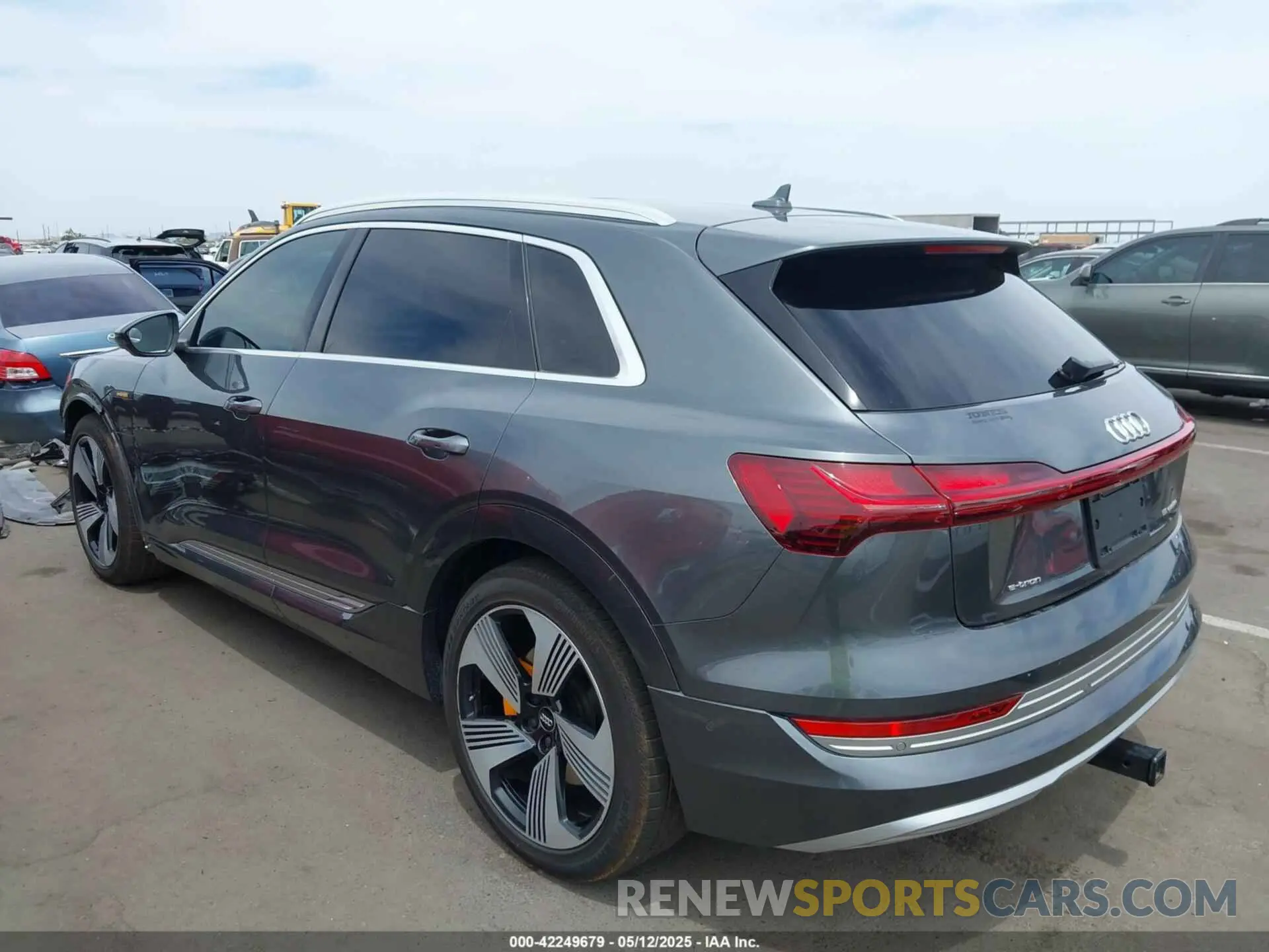 3 fotografías del automóvil dañado WA1VAAGE2KB008399 AUDI E-TRON 2019