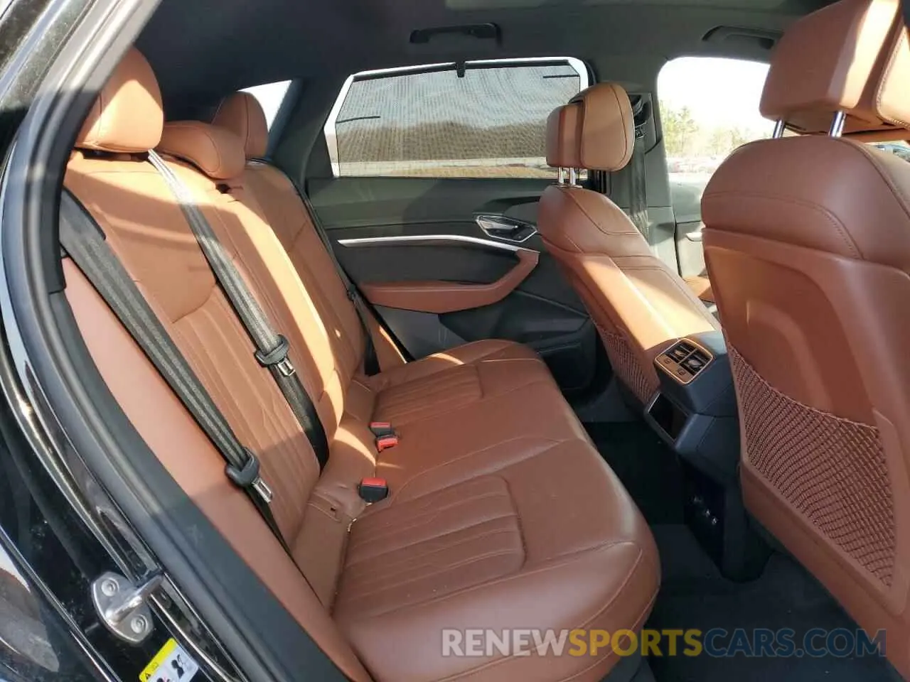 11 fotografías del automóvil dañado WA1VAAGE5KB005402 AUDI E-TRON 2019