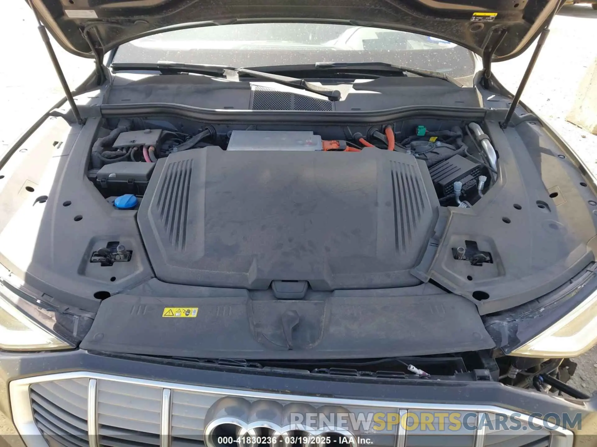 10 fotografías del automóvil dañado WA1VAAGE6KB020622 AUDI E-TRON 2019