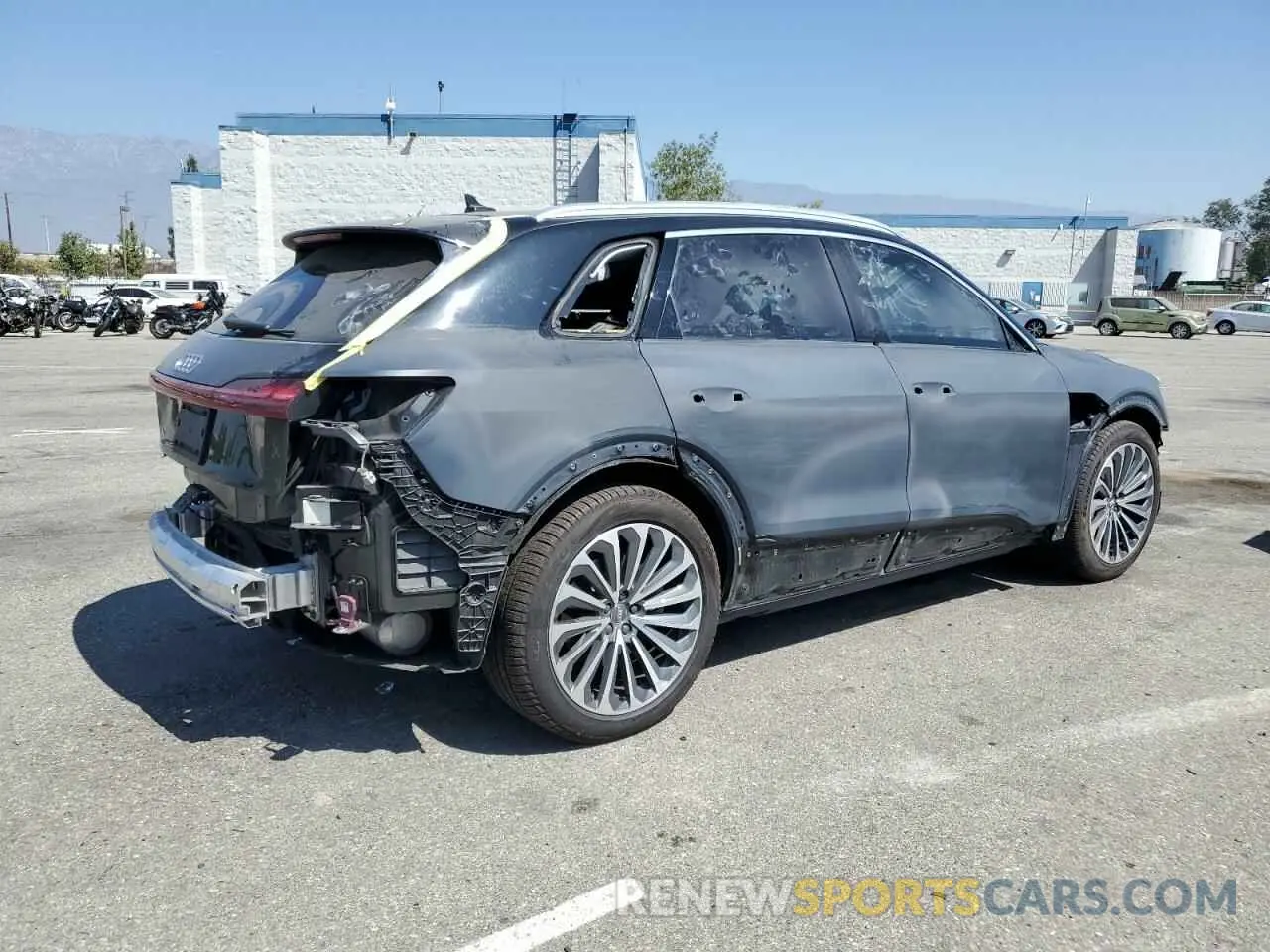 3 fotografías del automóvil dañado WA1VAAGE8KB022453 AUDI E-TRON 2019