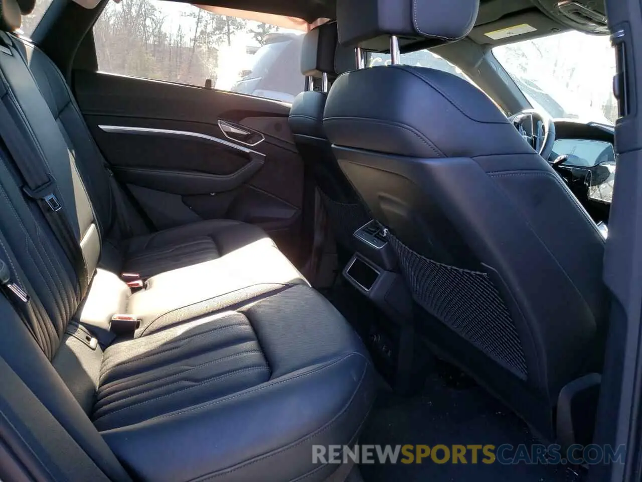 6 fotografías del automóvil dañado WA1VAAGE9KB006052 AUDI E-TRON 2019