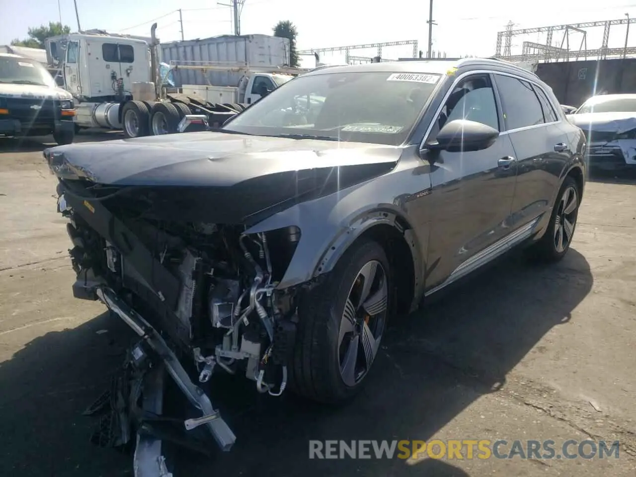 2 fotografías del automóvil dañado WA1VAAGE9KB008061 AUDI E-TRON 2019