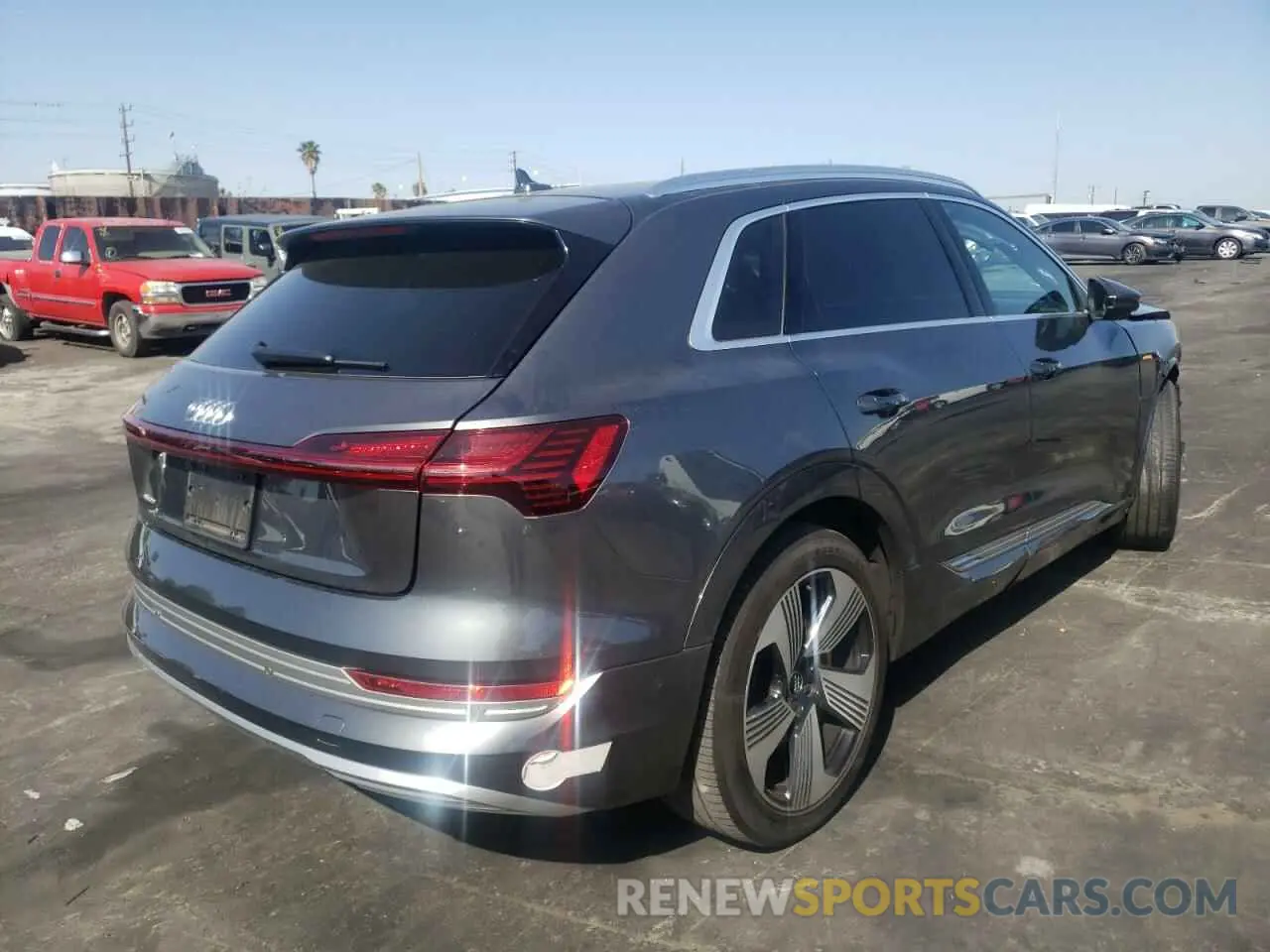 4 fotografías del automóvil dañado WA1VAAGE9KB008061 AUDI E-TRON 2019