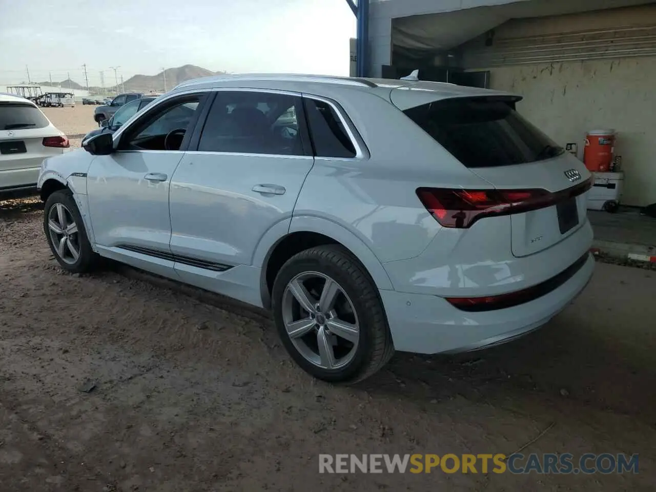 2 fotografías del automóvil dañado WA1VAAGEXKB014256 AUDI E-TRON 2019