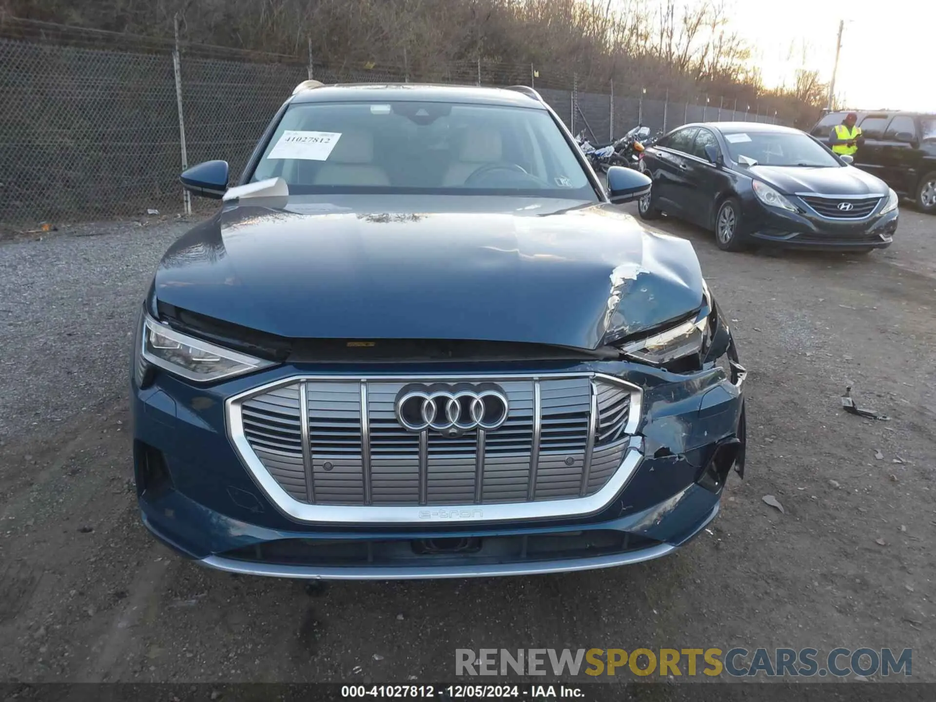 12 fotografías del automóvil dañado WA1VABGE0KB011579 AUDI E-TRON 2019