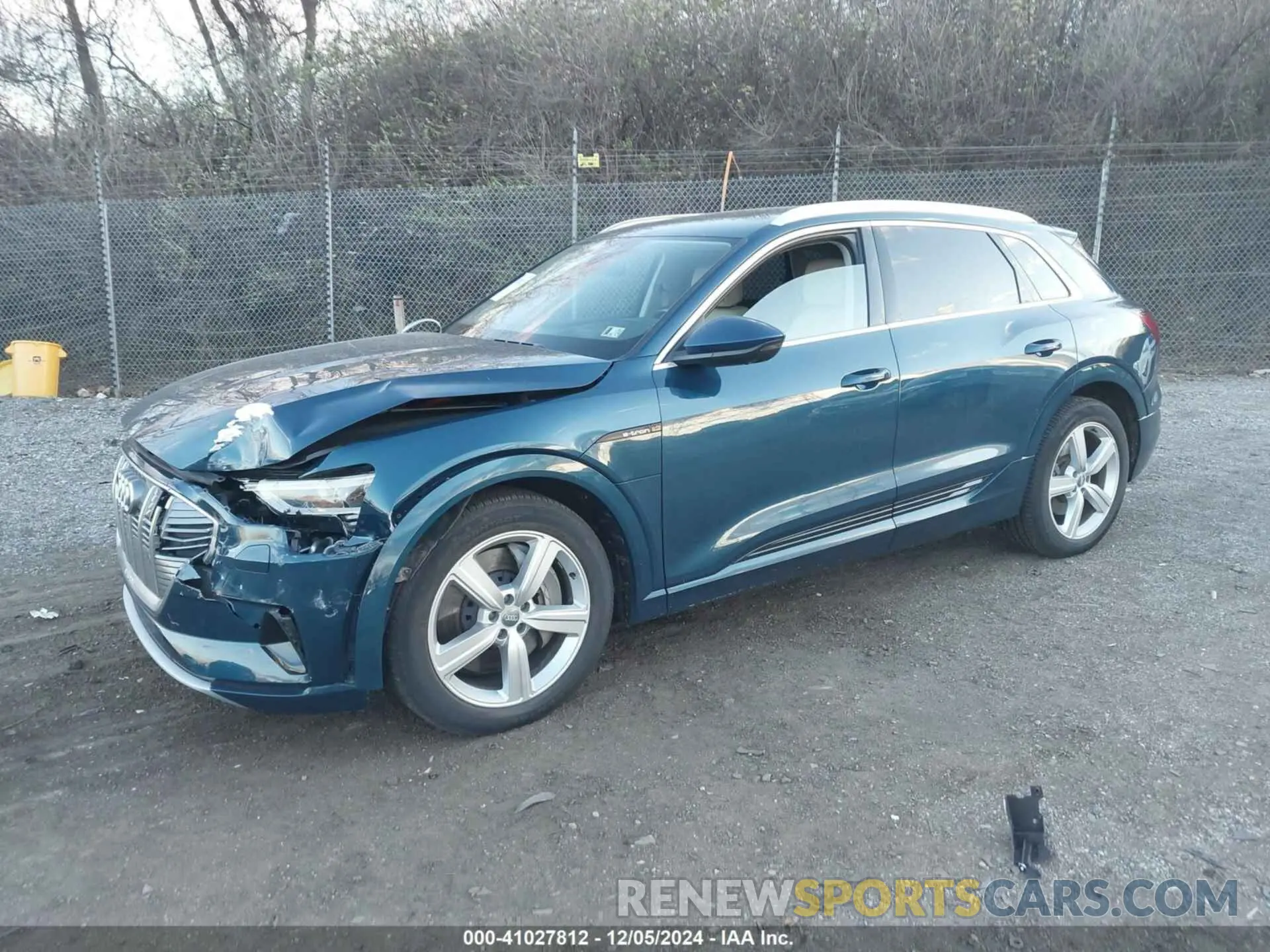 2 fotografías del automóvil dañado WA1VABGE0KB011579 AUDI E-TRON 2019