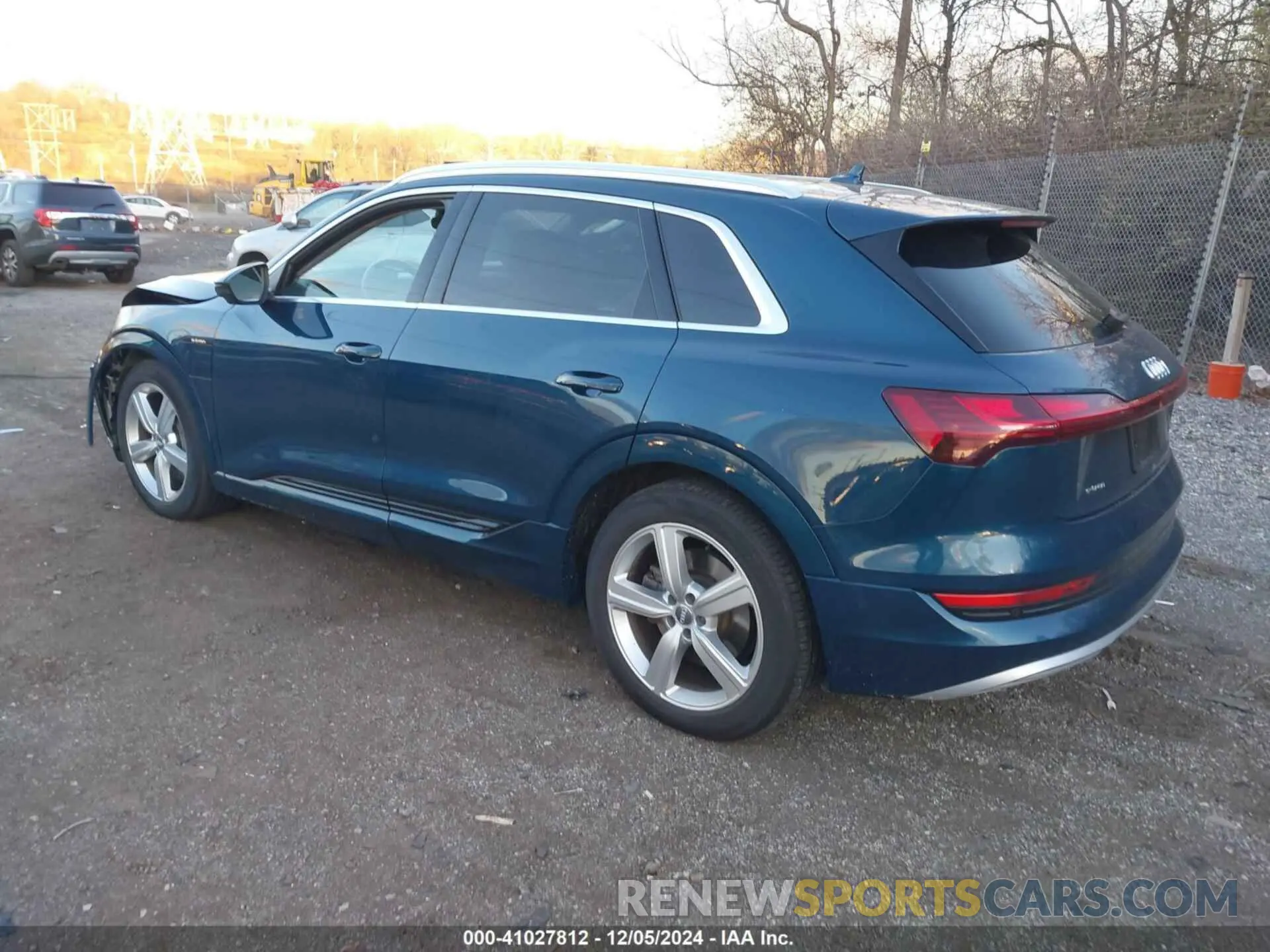 3 fotografías del automóvil dañado WA1VABGE0KB011579 AUDI E-TRON 2019