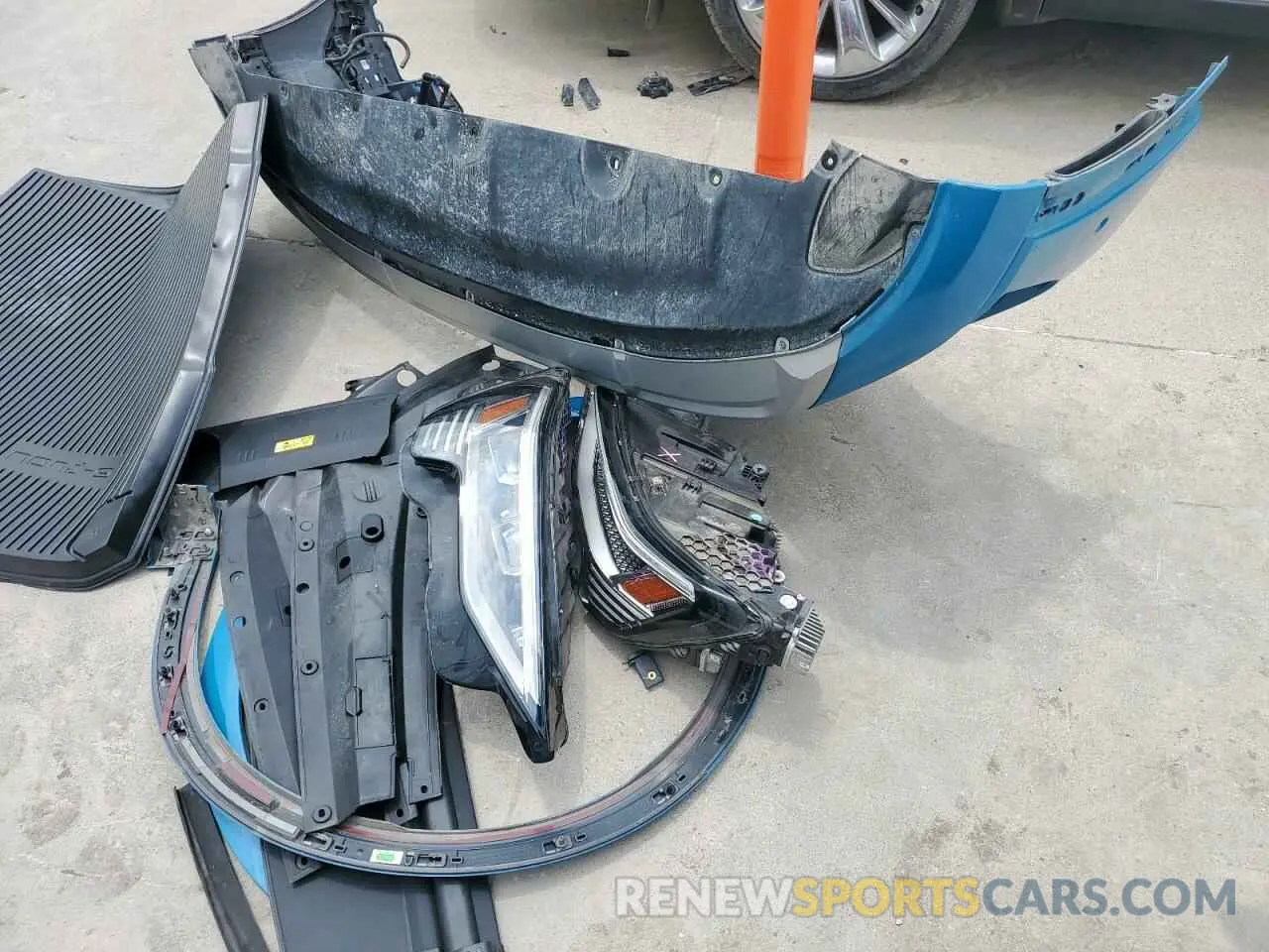 13 fotografías del automóvil dañado WA1VABGE1KB011946 AUDI E-TRON 2019