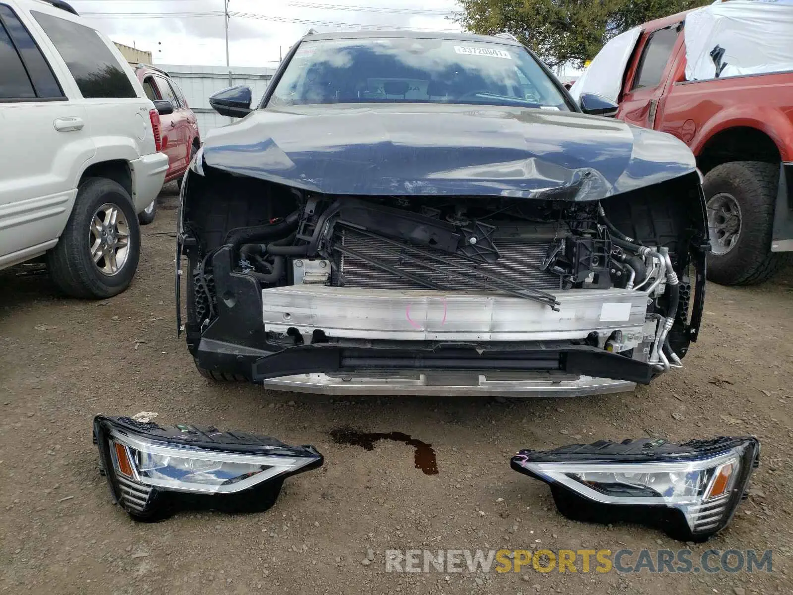 9 fotografías del automóvil dañado WA1VABGE1KB024793 AUDI E-TRON 2019