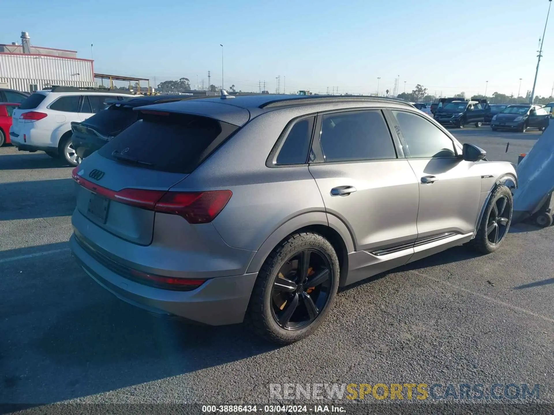 3 fotografías del automóvil dañado WA1VABGE3KB016744 AUDI E-TRON 2019