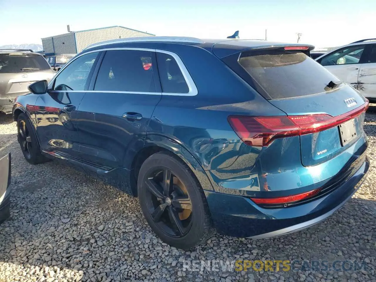 2 fotografías del automóvil dañado WA1VABGE3KB017294 AUDI E-TRON 2019