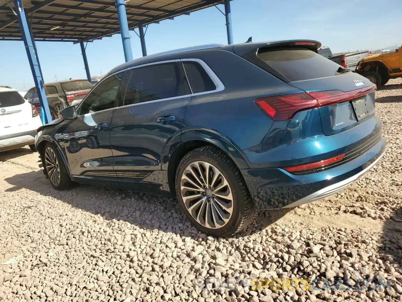 2 fotografías del automóvil dañado WA1VABGE6KB009416 AUDI E-TRON 2019