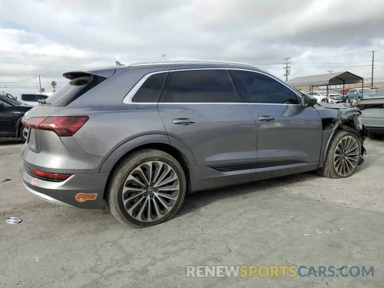 3 fotografías del automóvil dañado WA1VABGE6KB013000 AUDI E-TRON 2019