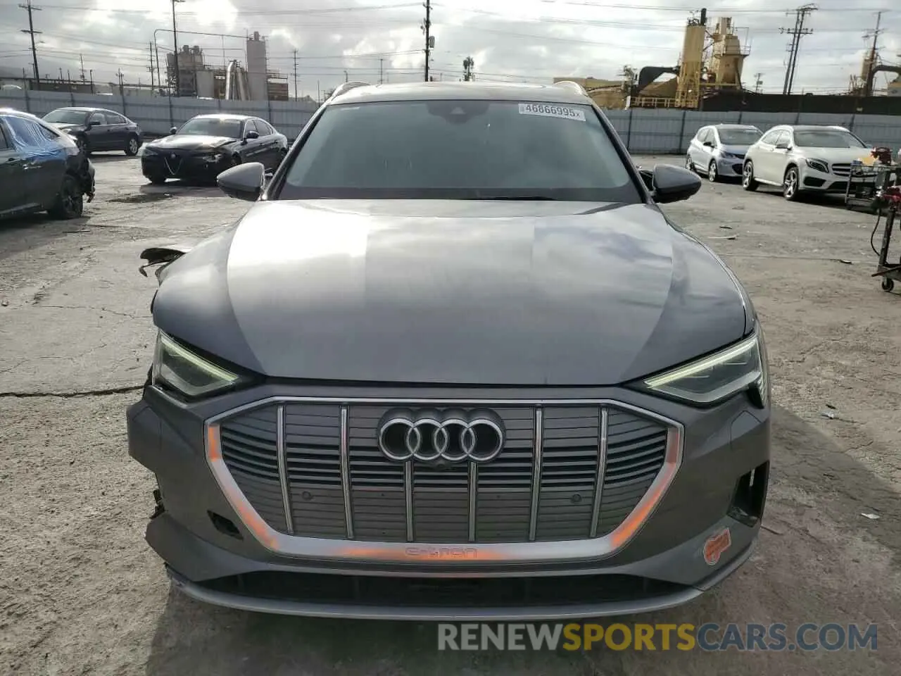 5 fotografías del automóvil dañado WA1VABGE6KB013000 AUDI E-TRON 2019