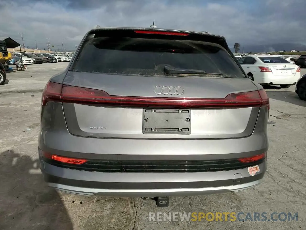 6 fotografías del automóvil dañado WA1VABGE6KB013000 AUDI E-TRON 2019