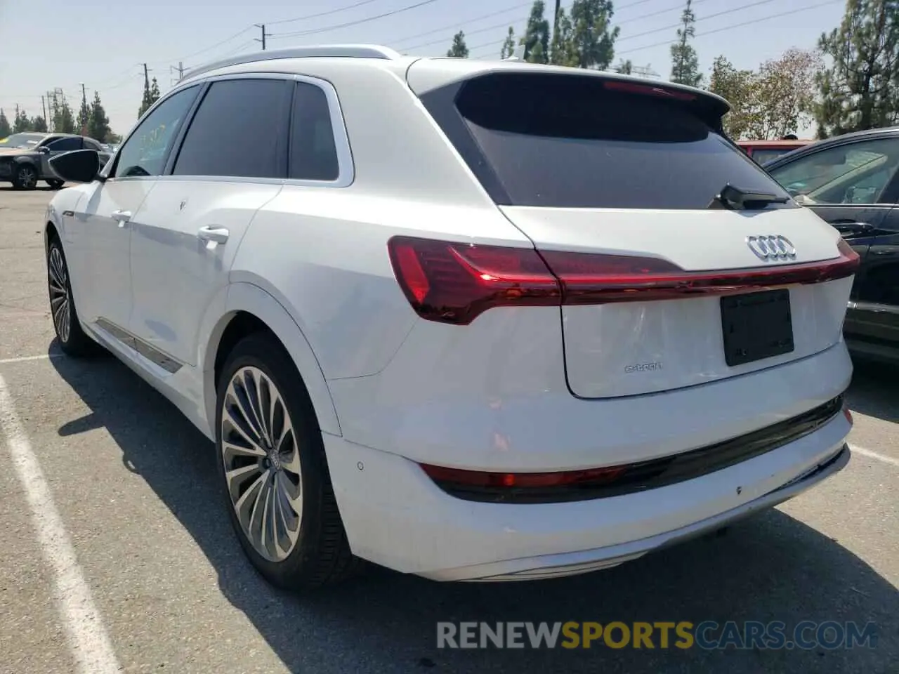 3 fotografías del automóvil dañado WA1VABGE8KB022944 AUDI E-TRON 2019