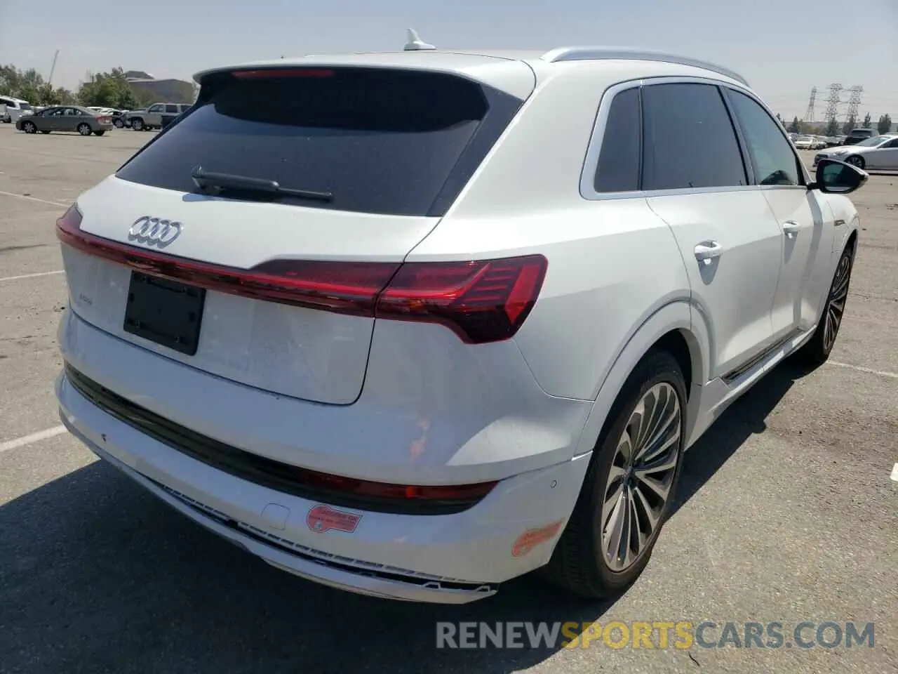 4 fotografías del automóvil dañado WA1VABGE8KB022944 AUDI E-TRON 2019