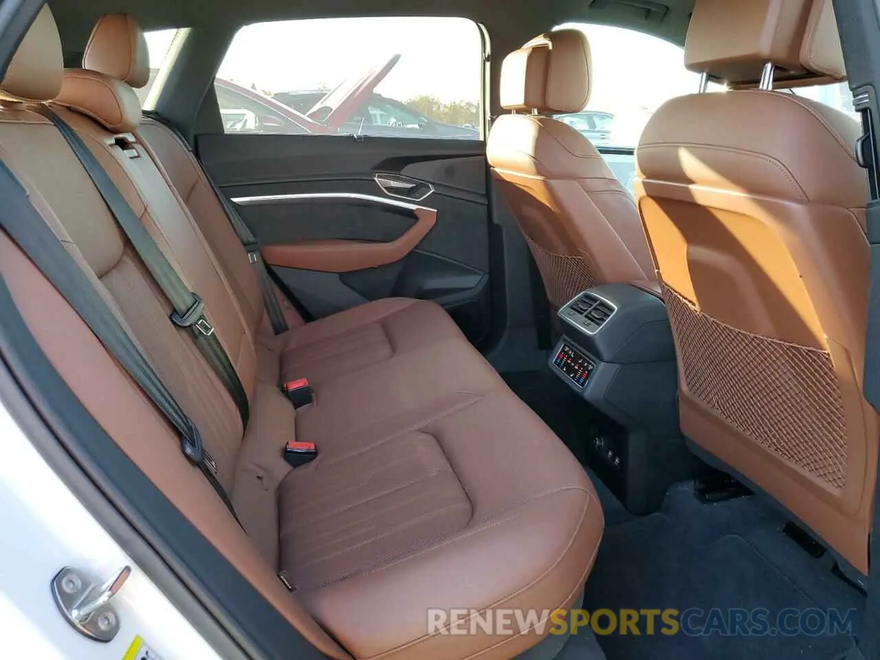 11 fotografías del automóvil dañado WA1VABGE9KB025139 AUDI E-TRON 2019
