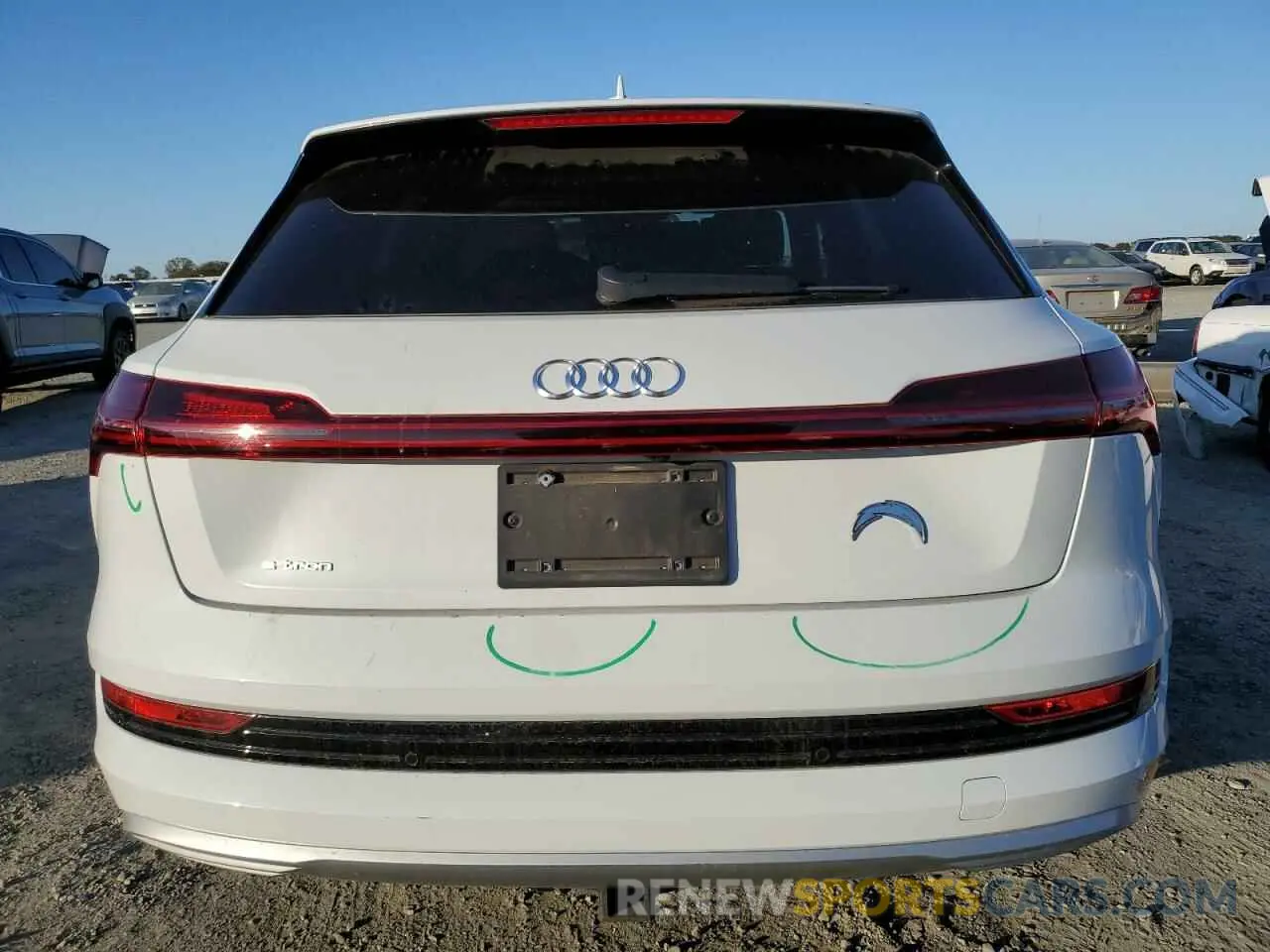 6 fotografías del automóvil dañado WA1VABGE9KB025139 AUDI E-TRON 2019