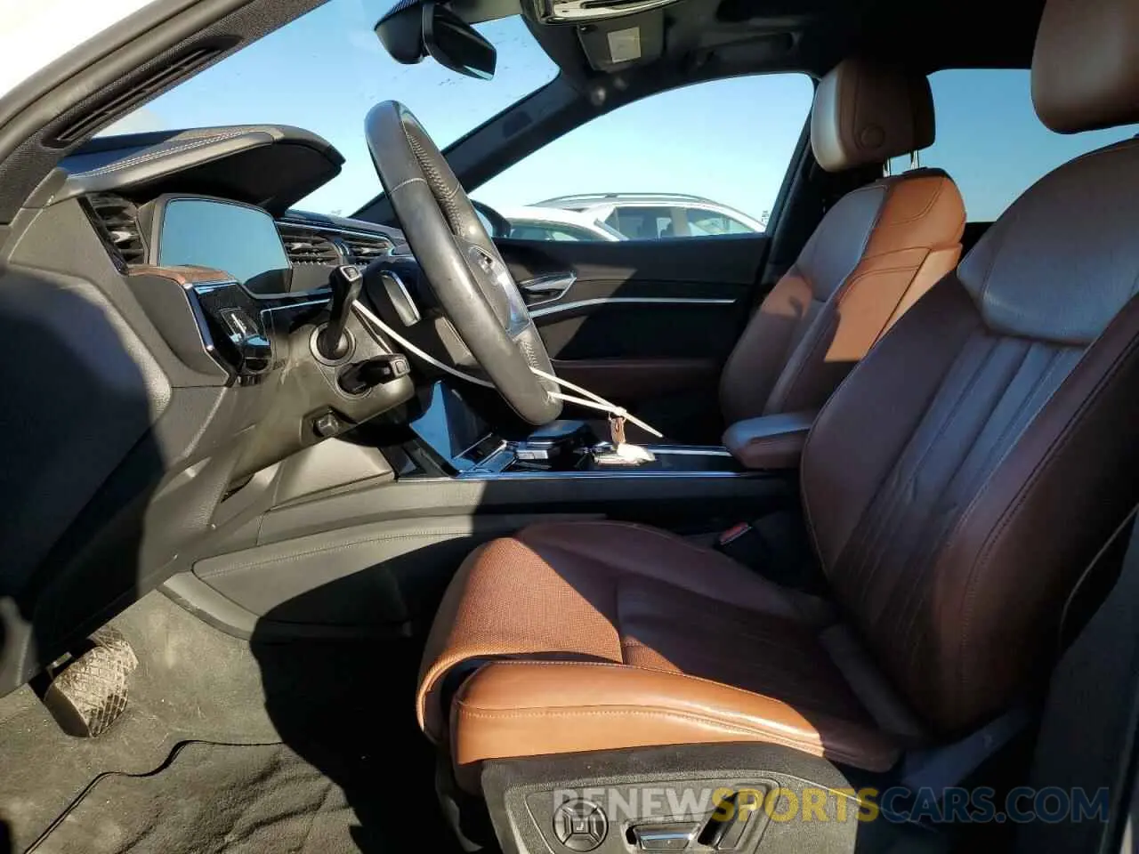 7 fotografías del automóvil dañado WA1VABGE9KB025139 AUDI E-TRON 2019
