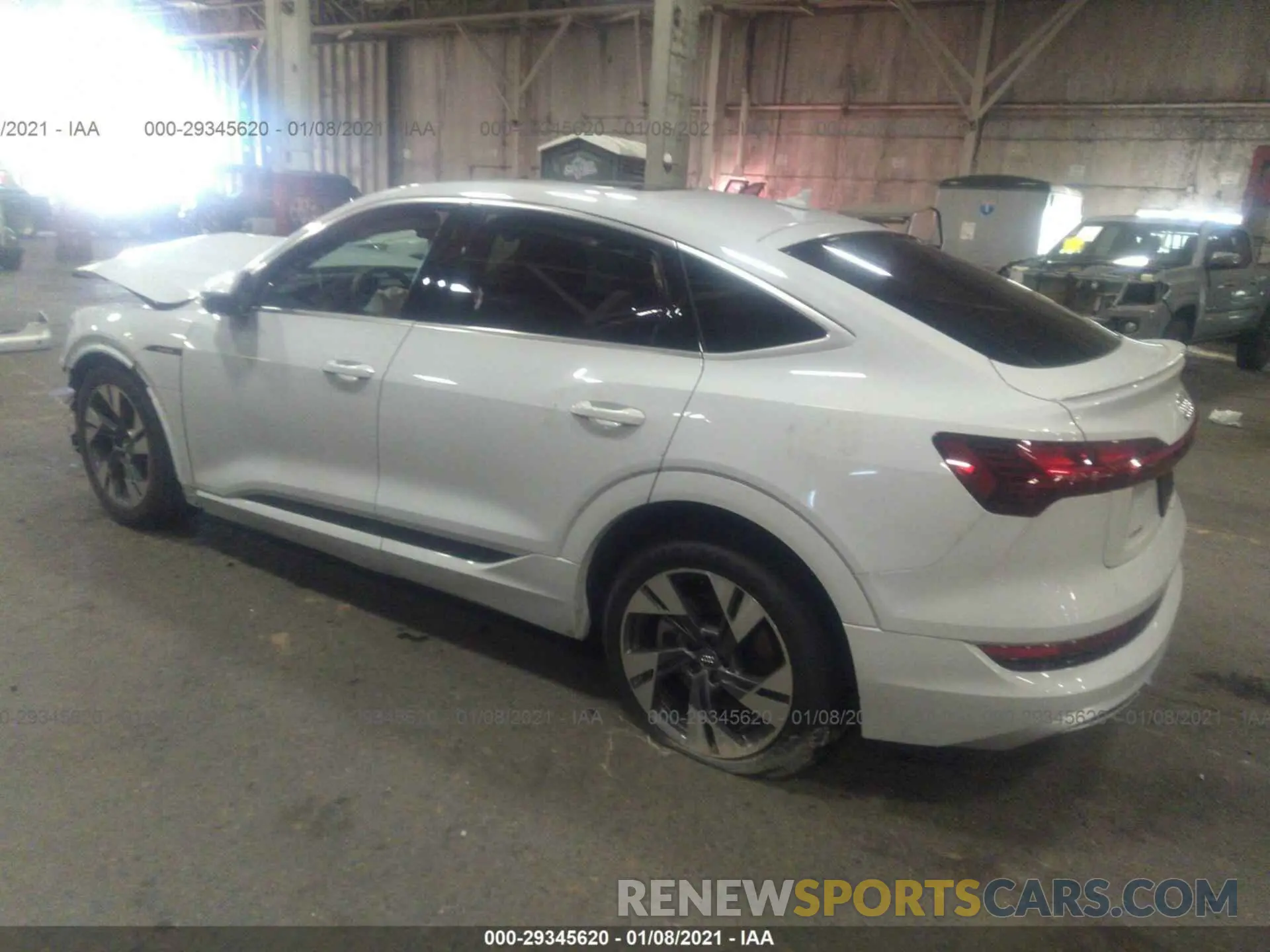 3 fotografías del automóvil dañado WA11AAGE9MB001466 AUDI E-TRON 2020