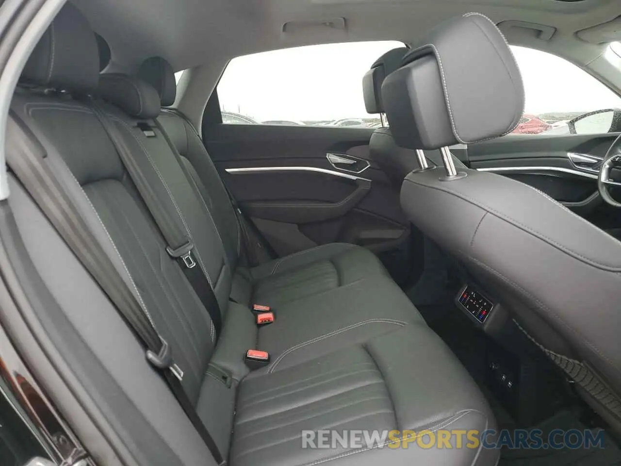 10 fotografías del automóvil dañado WA12ABGE3LB035458 AUDI E-TRON 2020