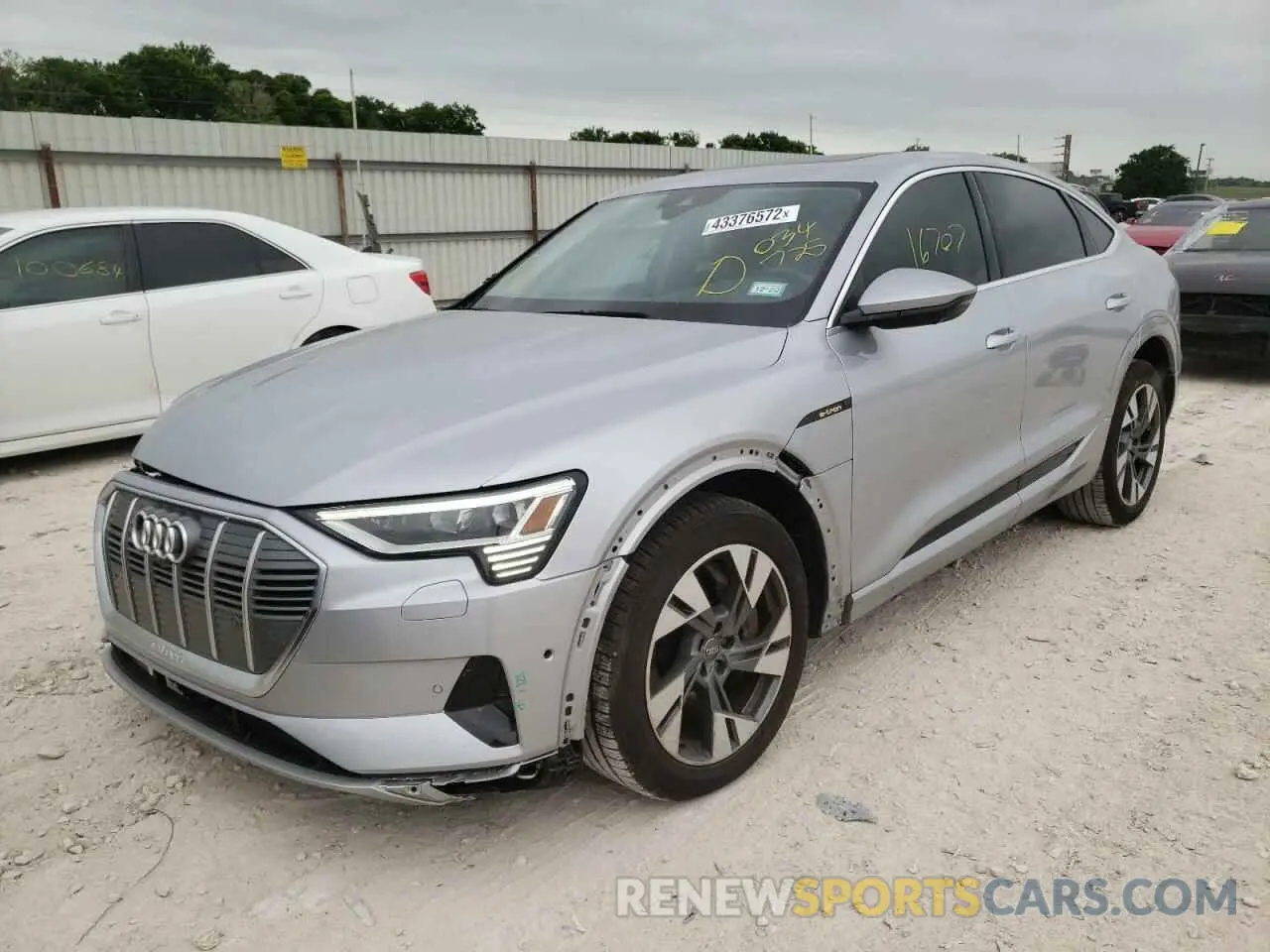2 fotografías del automóvil dañado WA12ABGE6LB034725 AUDI E-TRON 2020