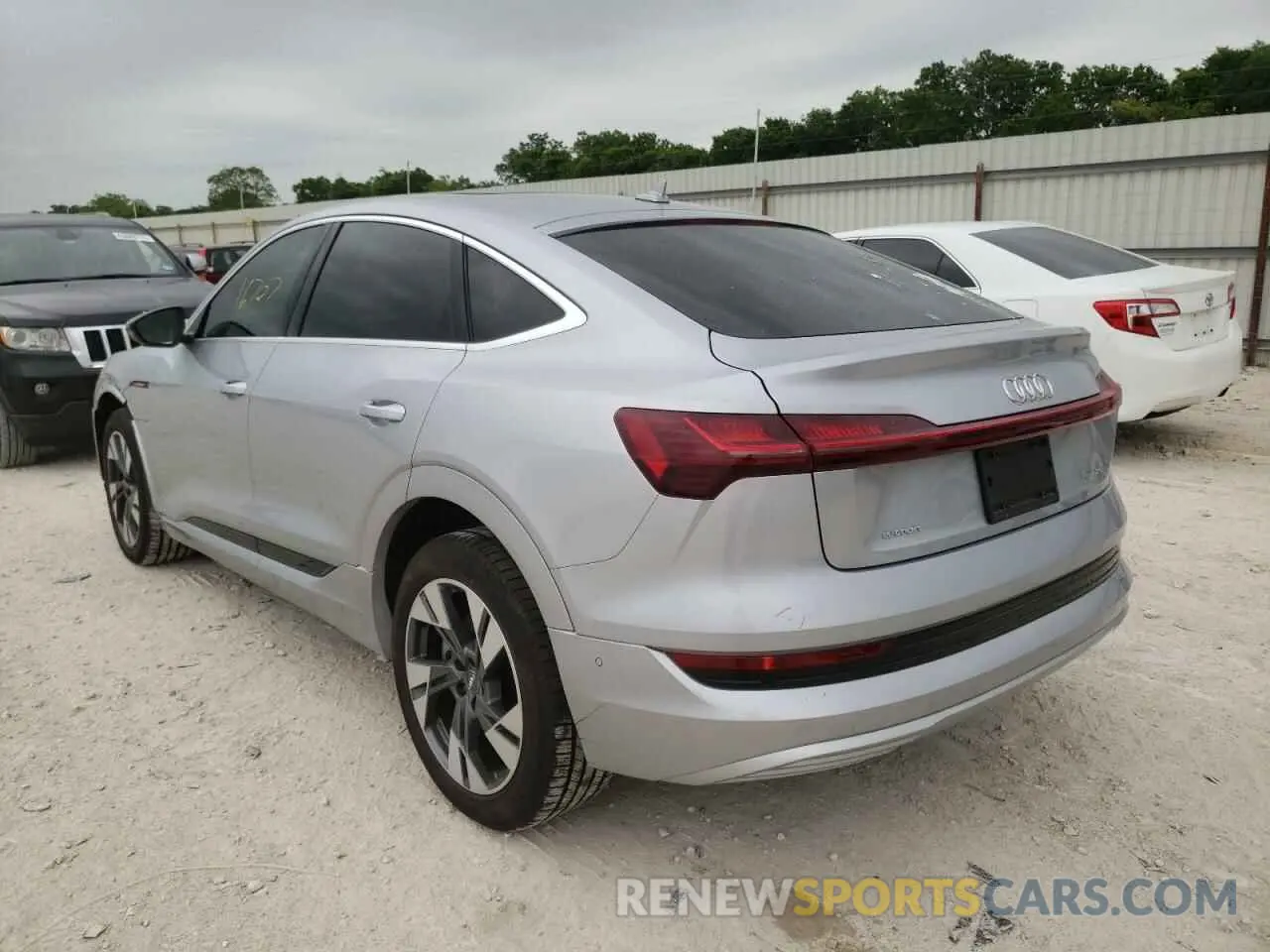 3 fotografías del automóvil dañado WA12ABGE6LB034725 AUDI E-TRON 2020