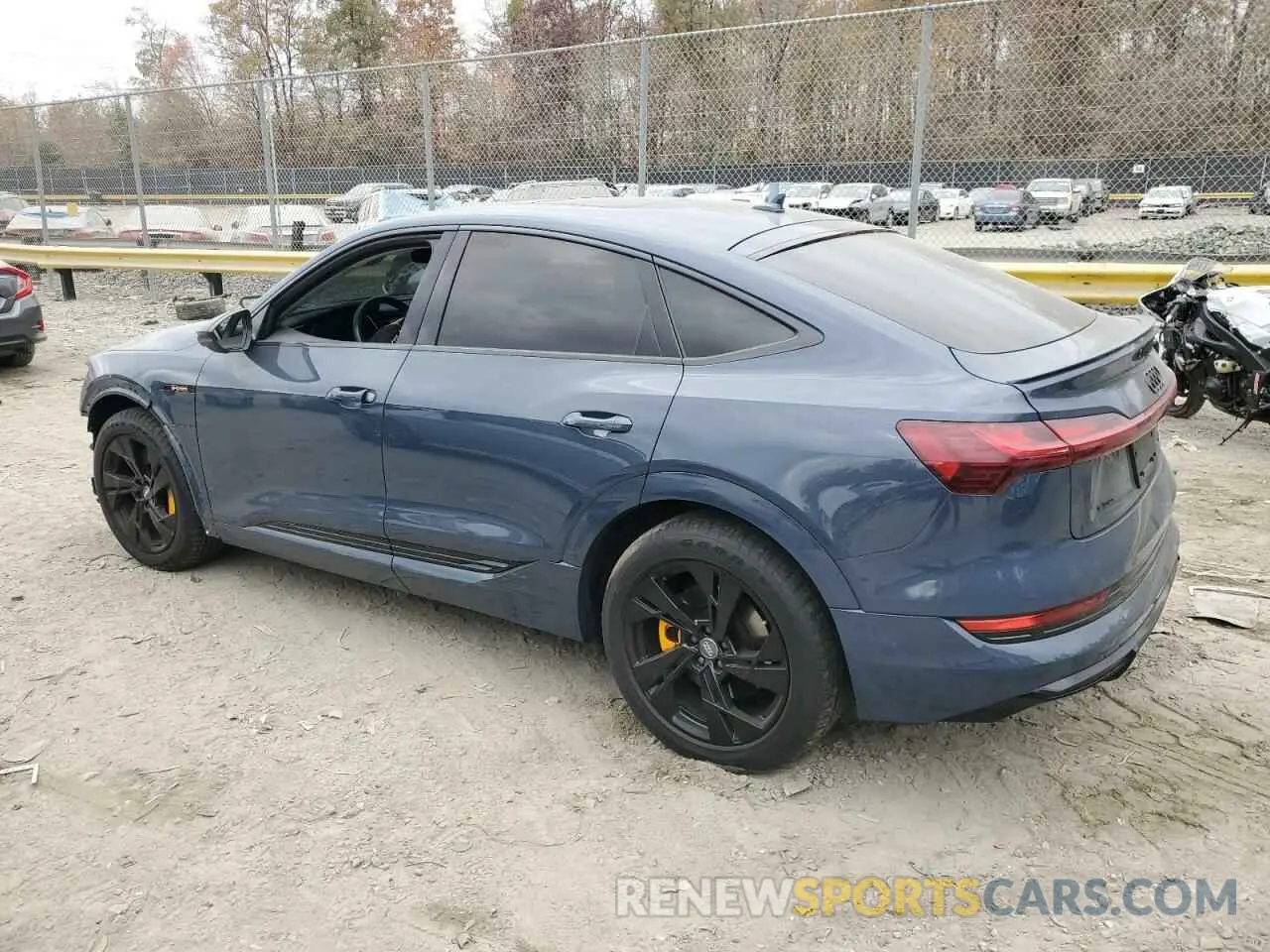 2 fotografías del automóvil dañado WA11AAGE9MB002035 AUDI E-TRON 2021