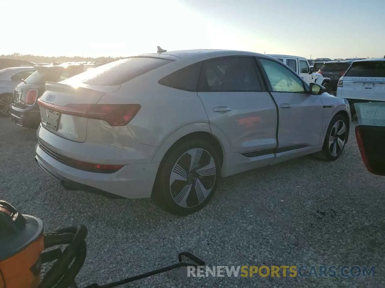 3 fotografías del automóvil dañado WA13AAGE4MB018961 AUDI E-TRON 2021