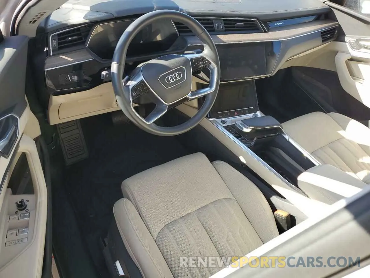 8 fotografías del automóvil dañado WA13AAGE4MB018961 AUDI E-TRON 2021