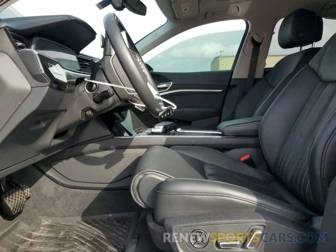 7 fotografías del automóvil dañado WA13AAGE4MB034920 AUDI E-TRON 2021