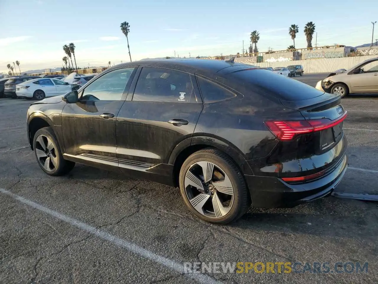 2 fotografías del automóvil dañado WA13ABGE7MB040149 AUDI E-TRON 2021