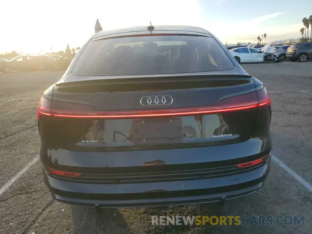 6 fotografías del automóvil dañado WA13ABGE7MB040149 AUDI E-TRON 2021