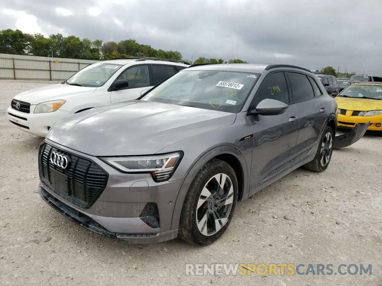 2 fotografías del automóvil dañado WA1AAAGE4MB031782 AUDI E-TRON 2021