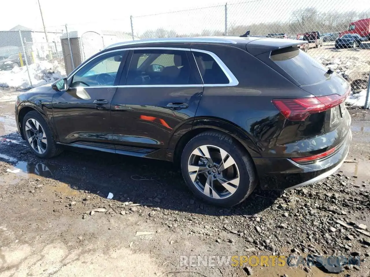 2 fotografías del automóvil dañado WA1LAAGE0MB015720 AUDI E-TRON 2021