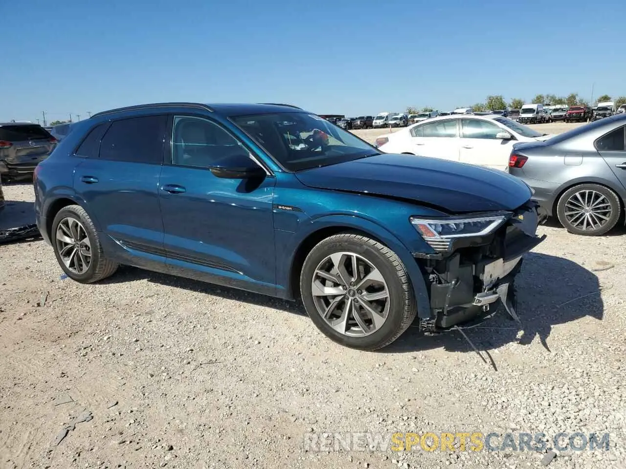4 fotografías del automóvil dañado WA1LAAGE3MB016151 AUDI E-TRON 2021