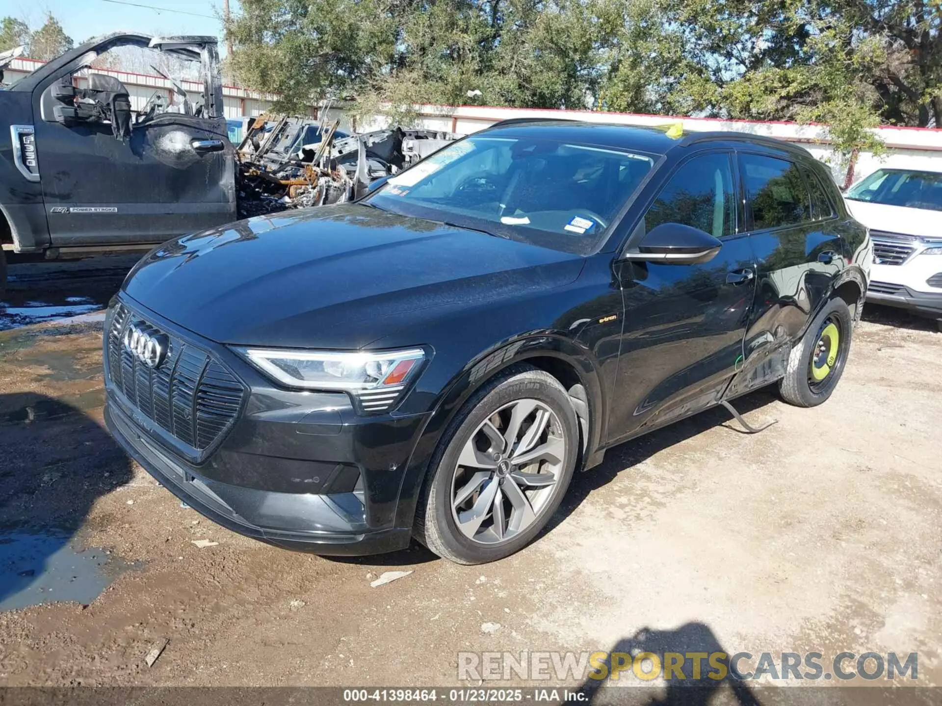 2 fotografías del automóvil dañado WA1LAAGE4MB010570 AUDI E-TRON 2021