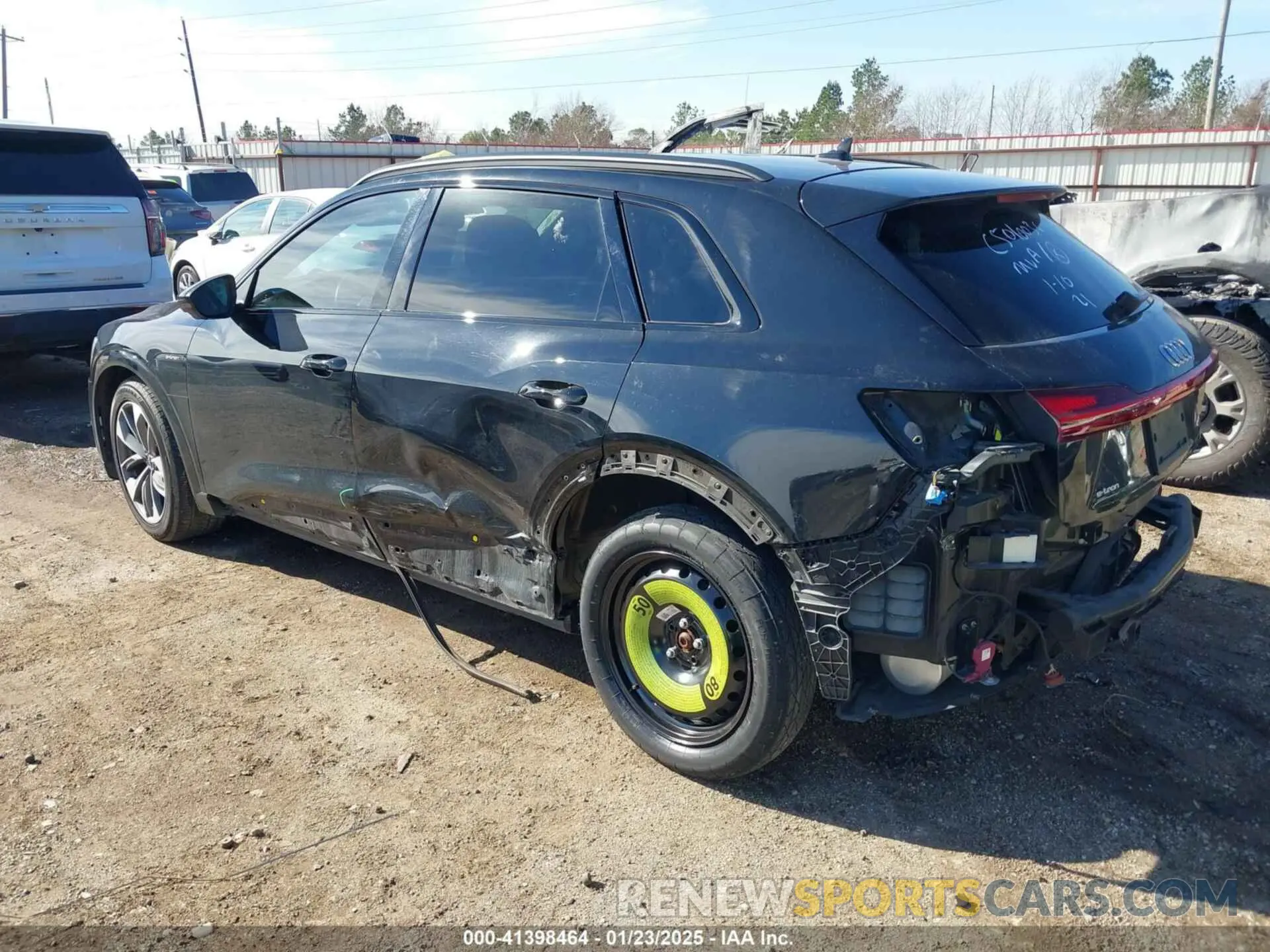 3 fotografías del automóvil dañado WA1LAAGE4MB010570 AUDI E-TRON 2021