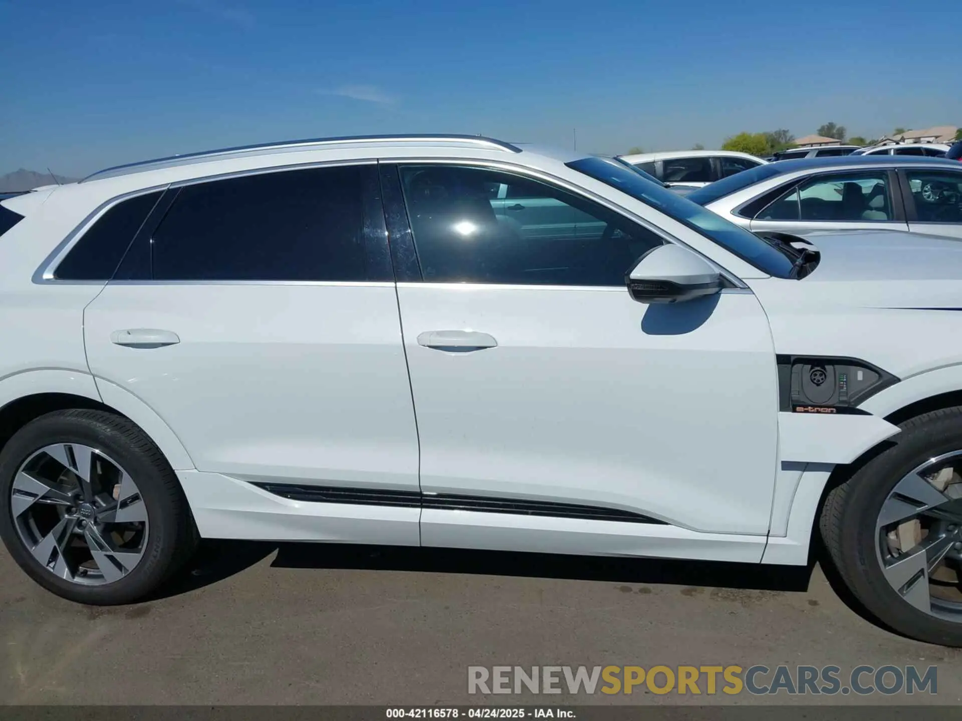 13 fotografías del automóvil dañado WA1LAAGE6MB002079 AUDI E-TRON 2021