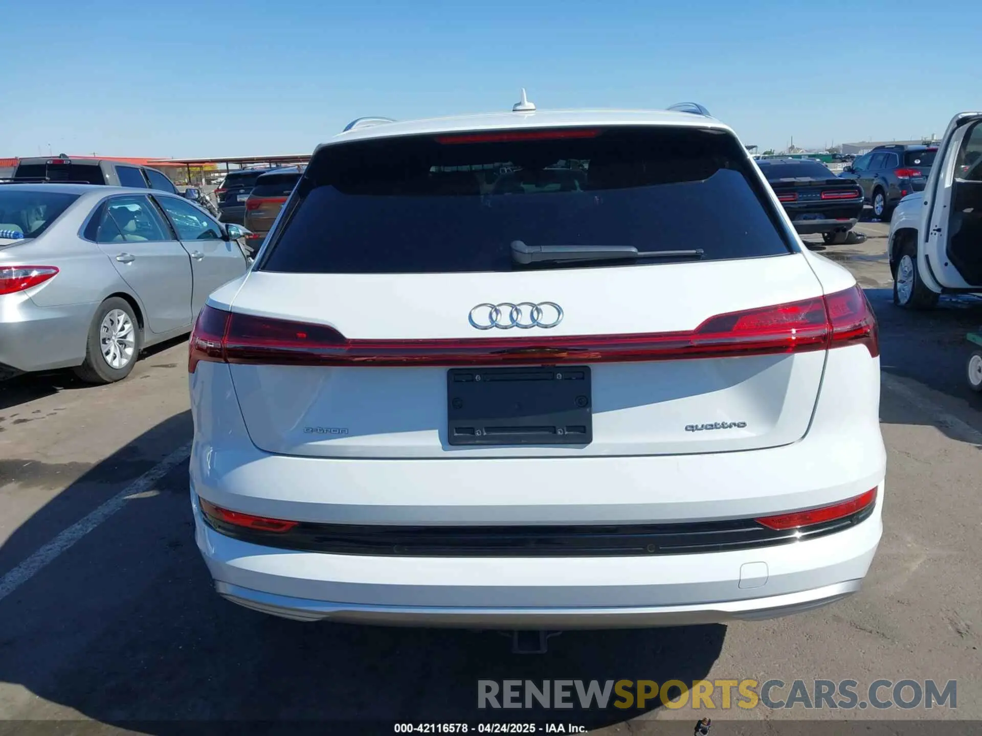 16 fotografías del automóvil dañado WA1LAAGE6MB002079 AUDI E-TRON 2021