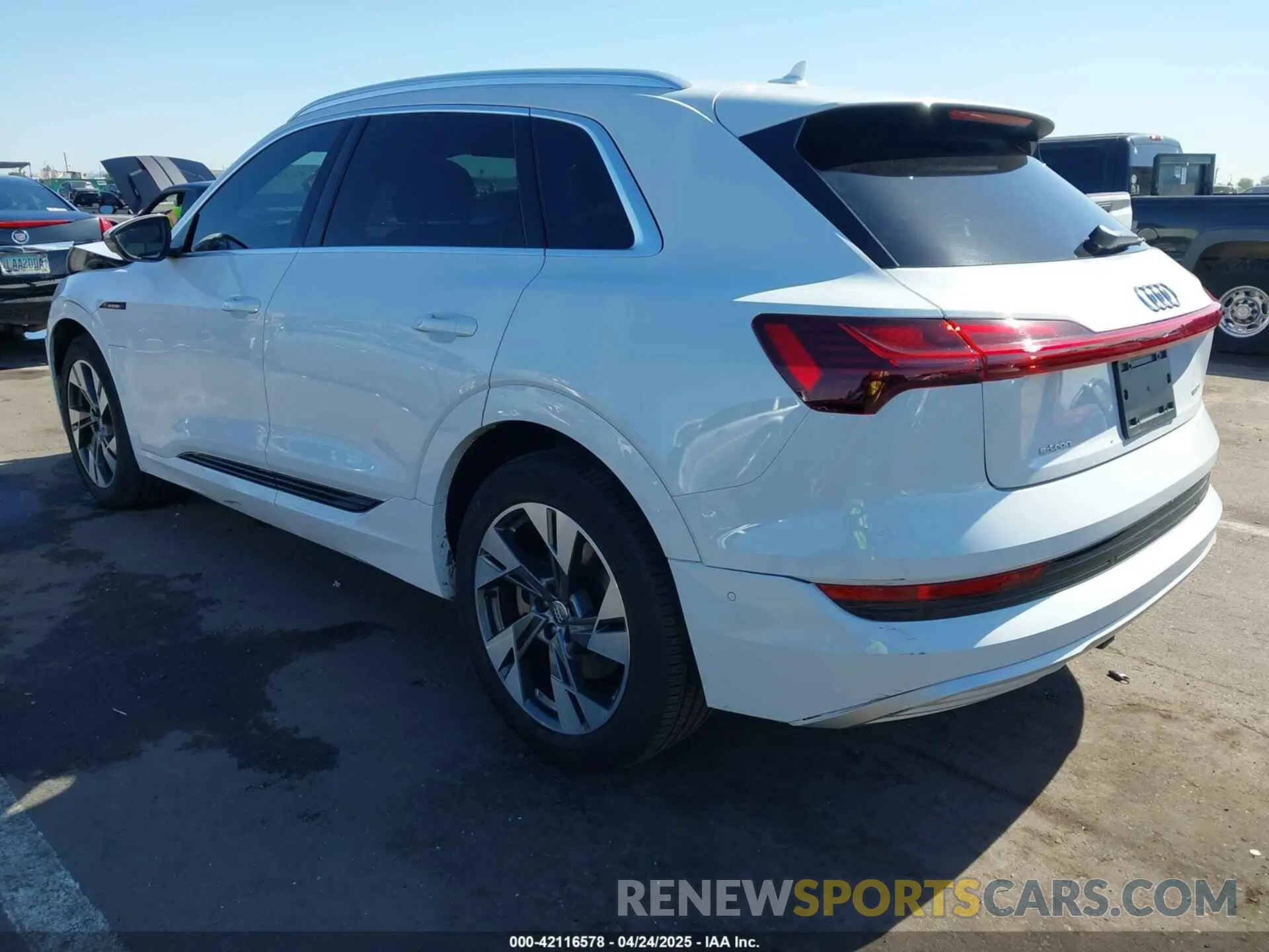 3 fotografías del automóvil dañado WA1LAAGE6MB002079 AUDI E-TRON 2021