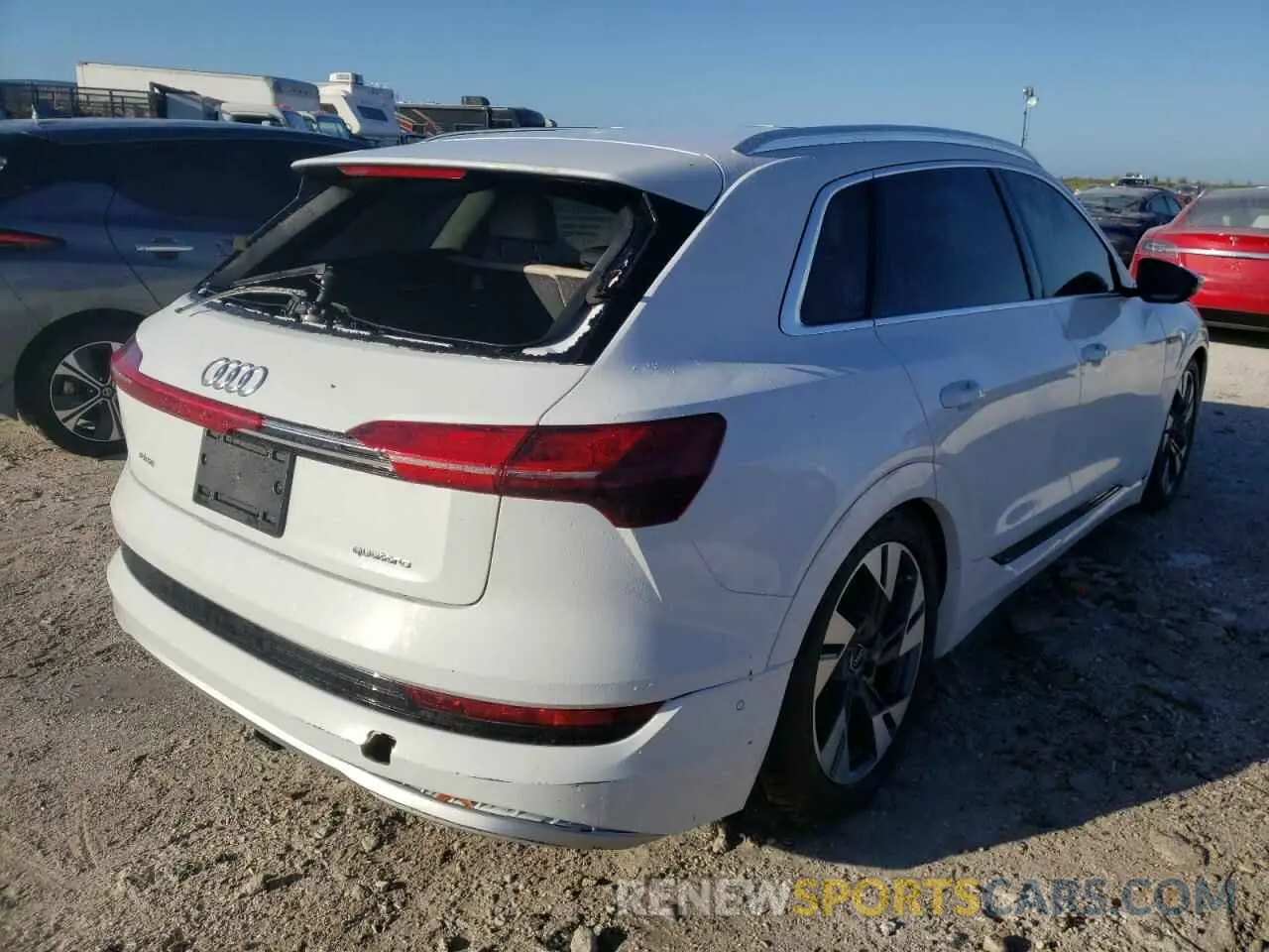 4 fotografías del automóvil dañado WA1LAAGE6MB015107 AUDI E-TRON 2021