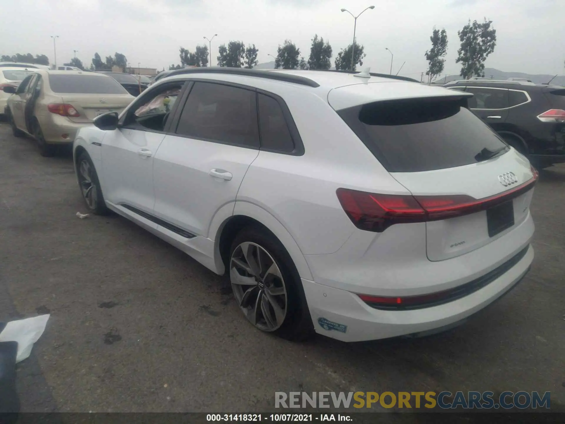 3 fotografías del automóvil dañado WA1LAAGE7MB002222 AUDI E-TRON 2021