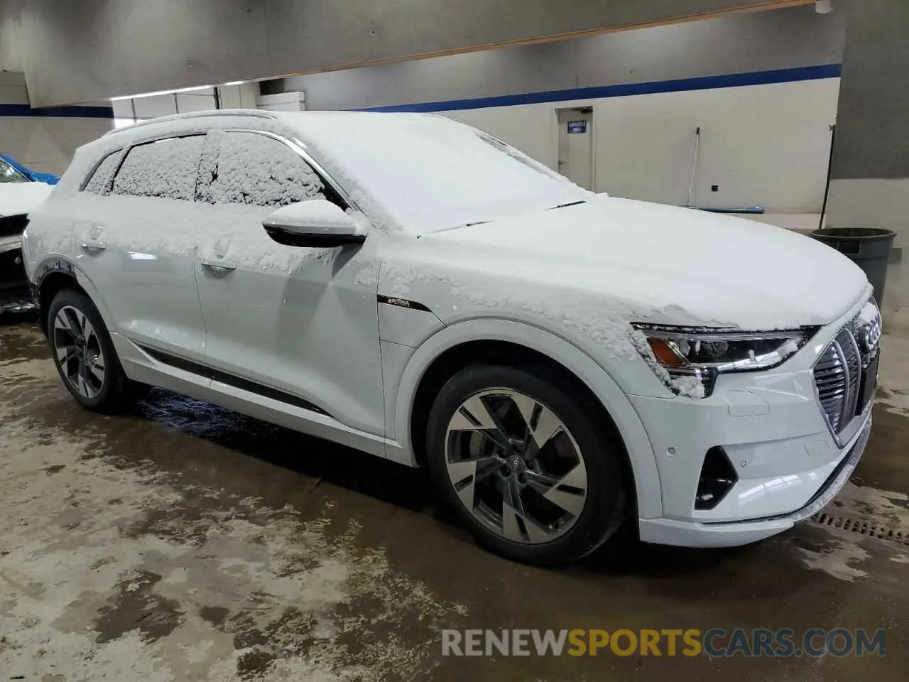 4 fotografías del automóvil dañado WA1LAAGE9MB003971 AUDI E-TRON 2021