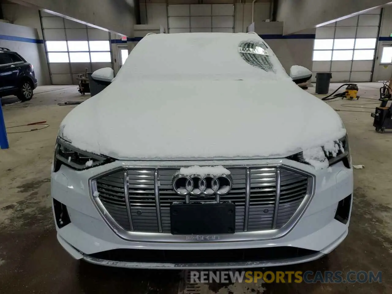 5 fotografías del automóvil dañado WA1LAAGE9MB003971 AUDI E-TRON 2021